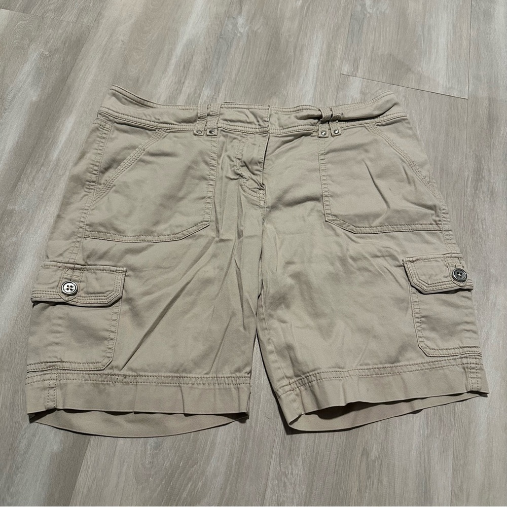 White House Black Market Khaki Cargo Shorts
